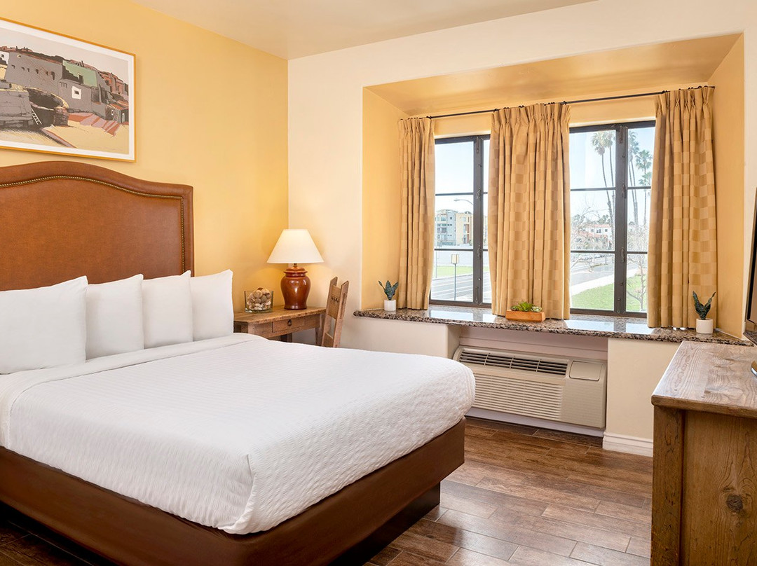 Clocktower Inn Ventura主图