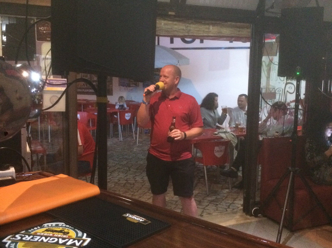 Captain's Sports Bar-Olhos de Agua必去景点
