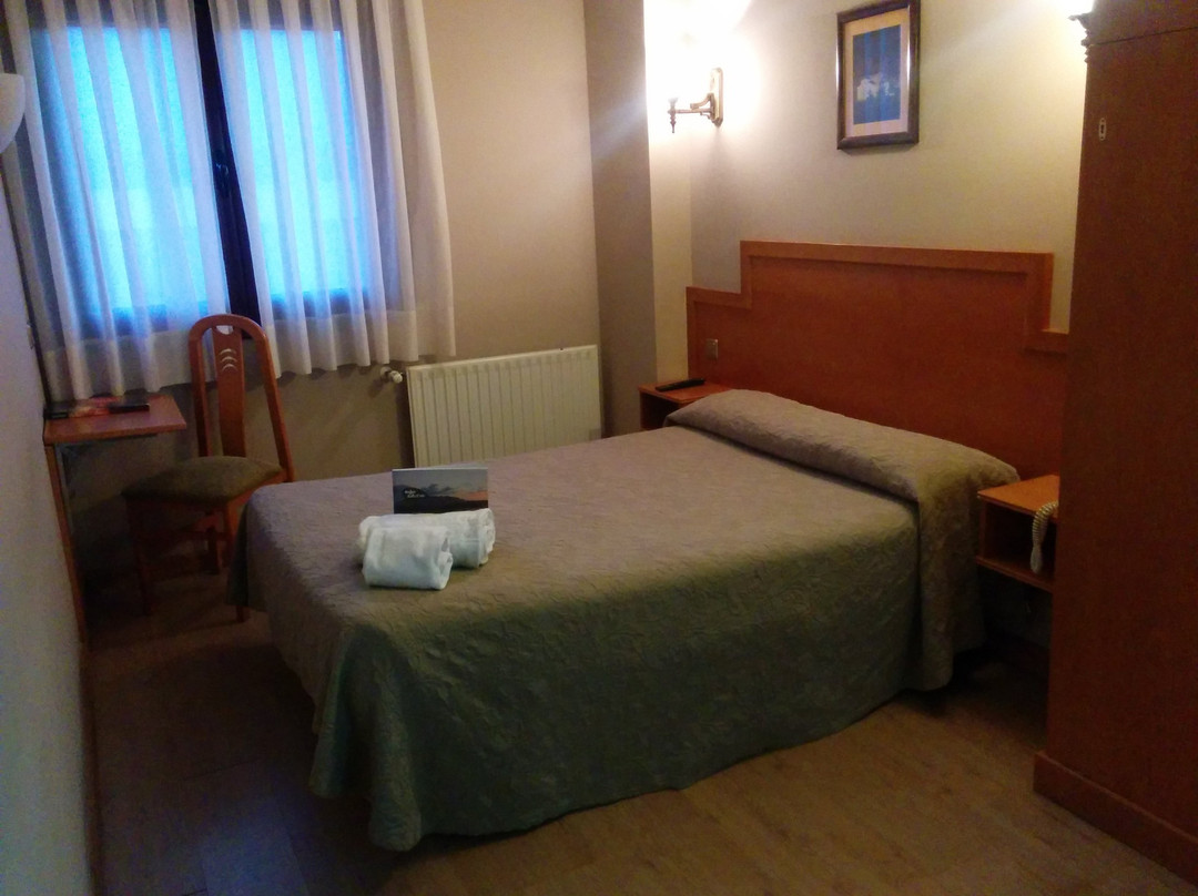 Hotel Carbayon主图