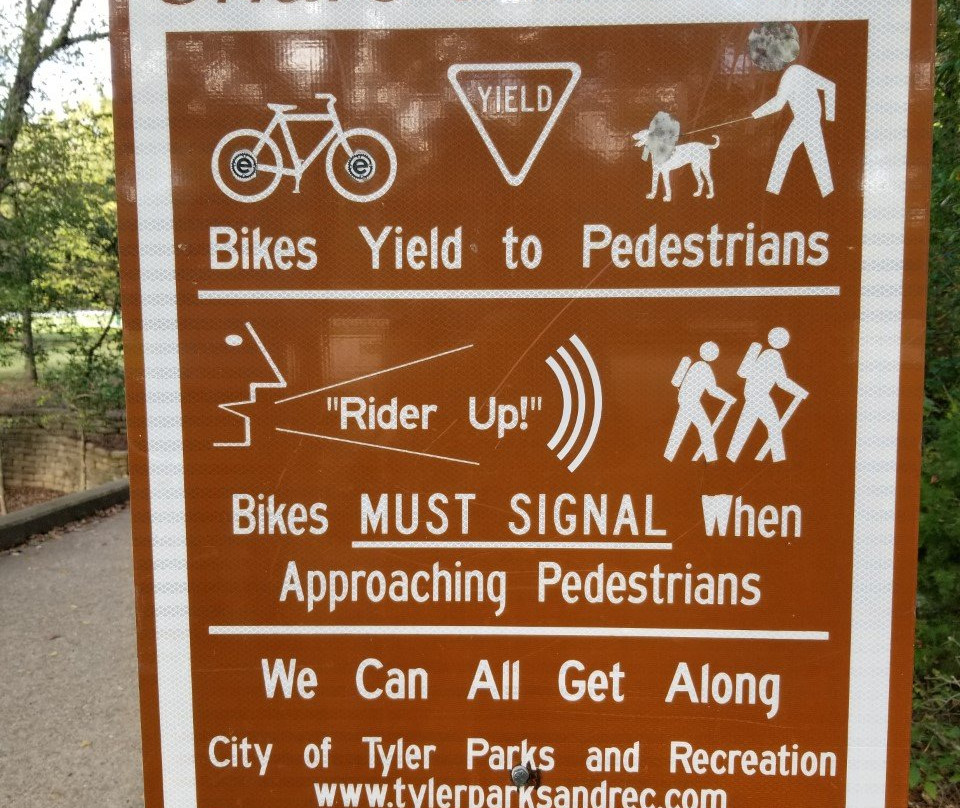 Rose Rudman Recreational Trail景点图片