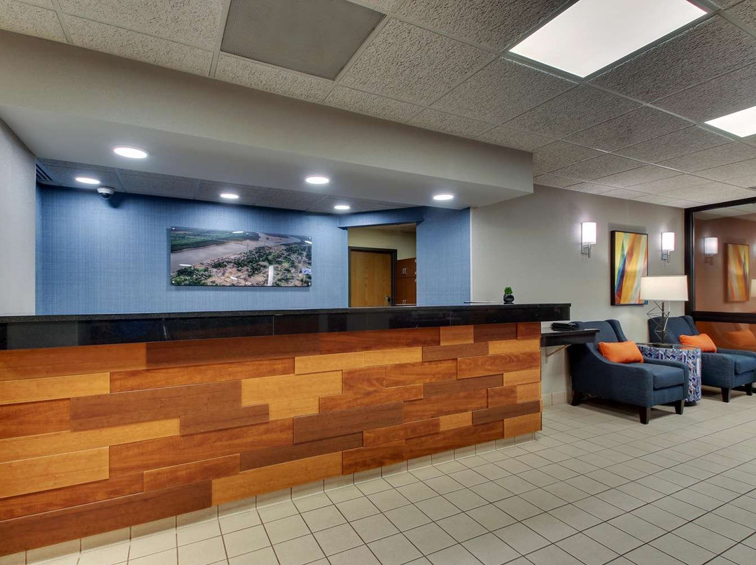 Pear Tree Inn Cape Girardeau West主图