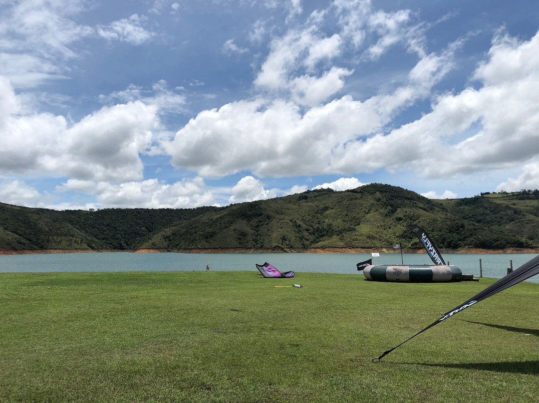 Calima Kitesurf School景点图片