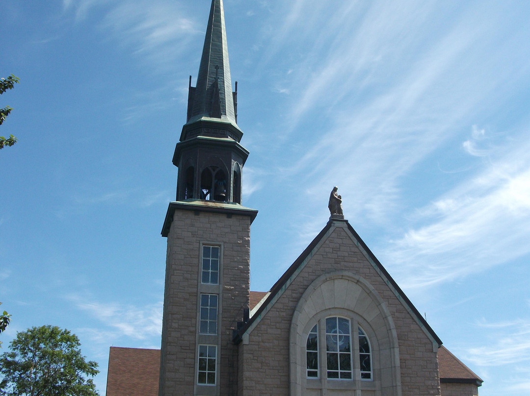 Sanctuaire Sainte-Anne-De-La-Pointe-Au-Père景点图片