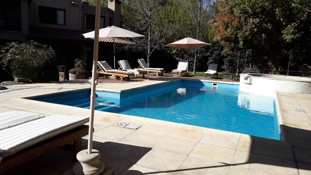 拉雷斯查克拉斯酒店主图