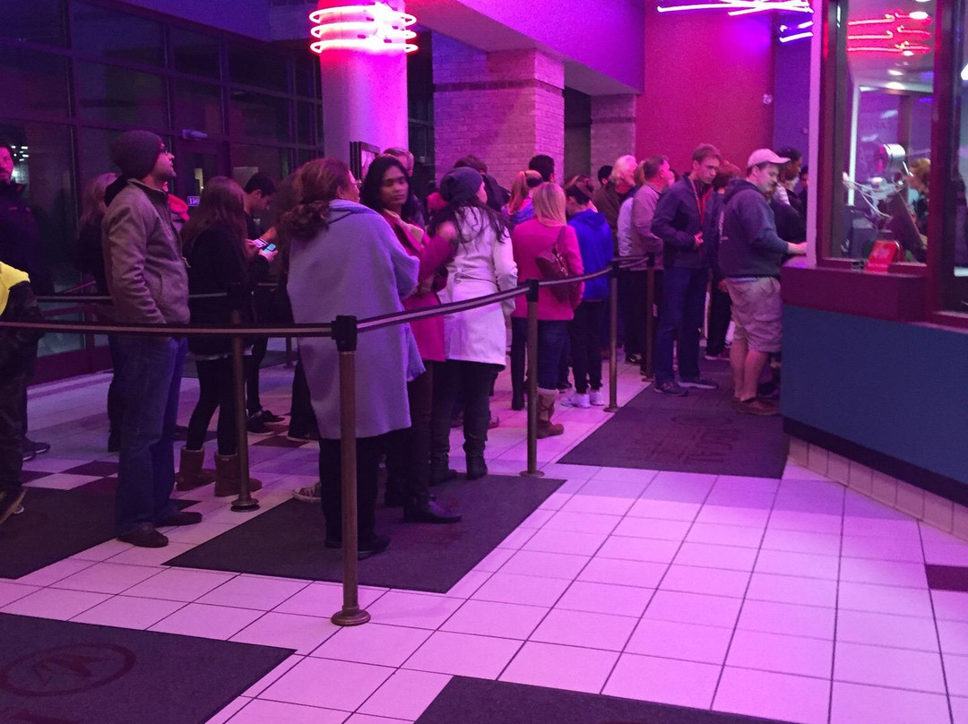 Regal Medlock Crossing-约翰斯克里克必去景点