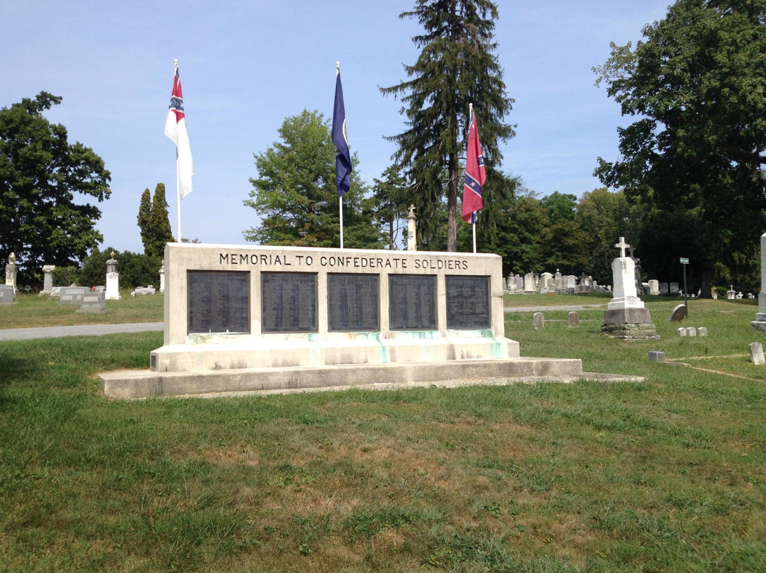 Elmwood Cemetery景点图片