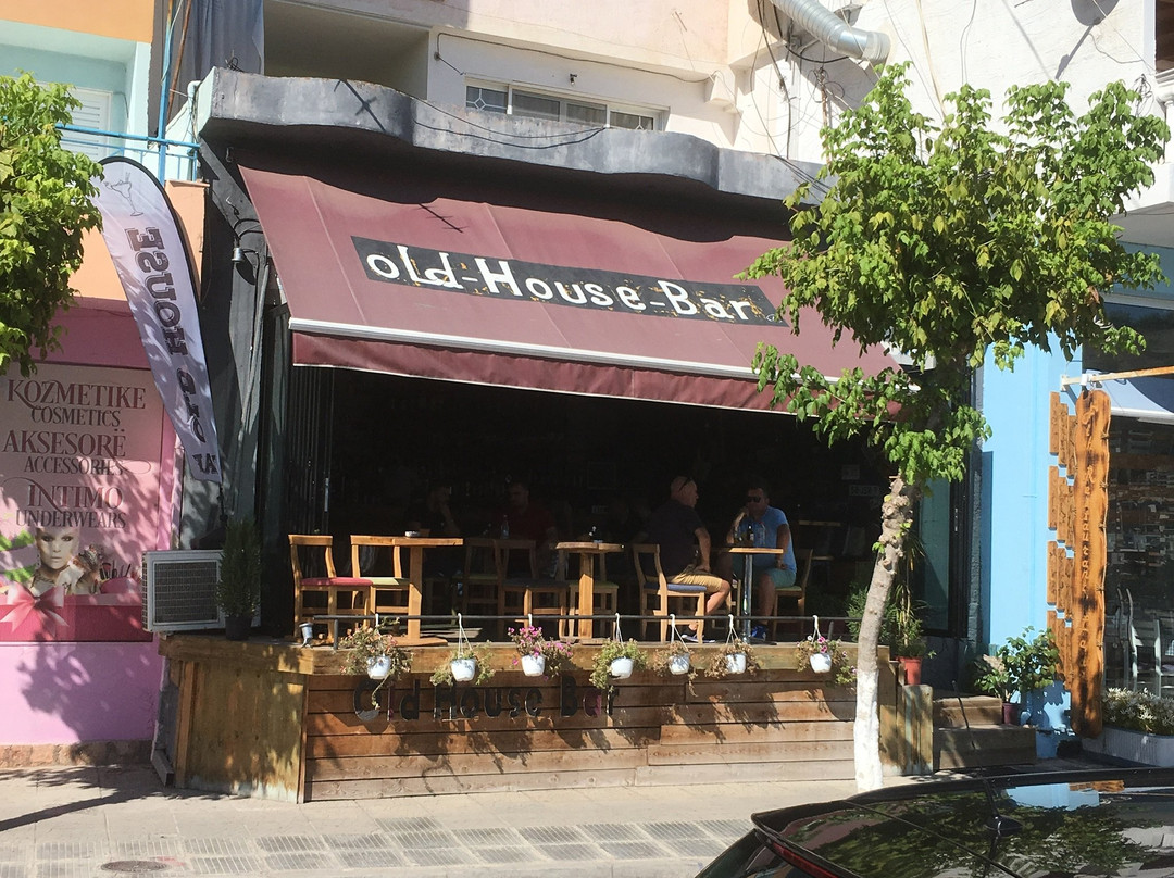 Old House Bar