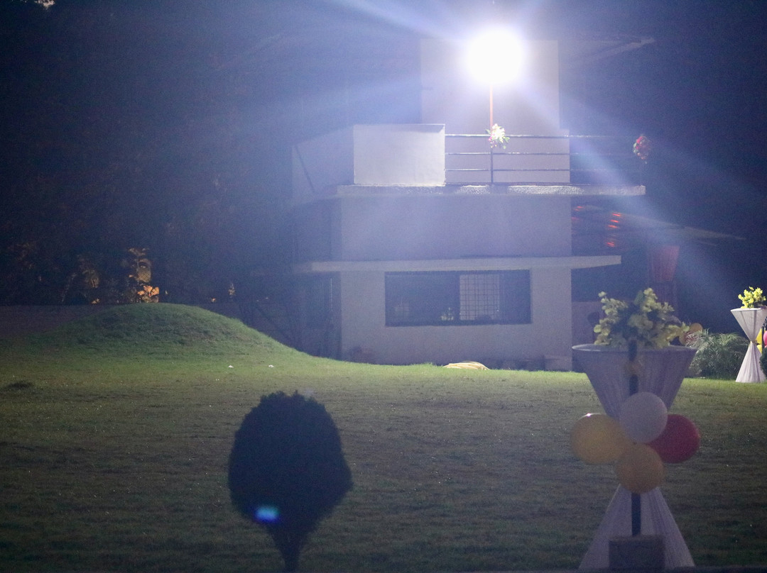 Love Inn Nagzira Resorts主图