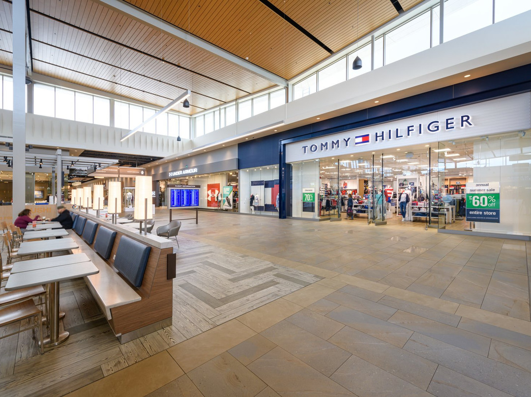 Premium Outlet Collection Edmonton International Airport景点图片