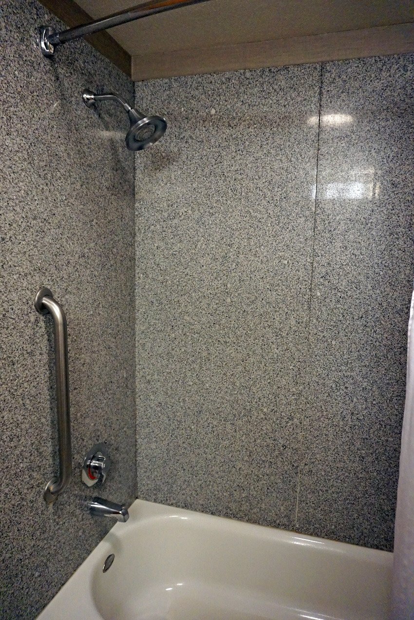Comfort Suites by Choice Boise West Meridian-浴室