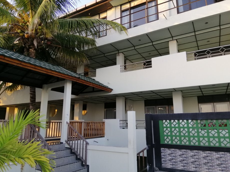 佩丽塔酒店主图