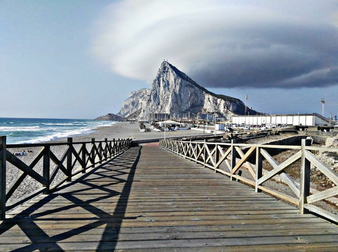 Playa de la Atunara景点图片