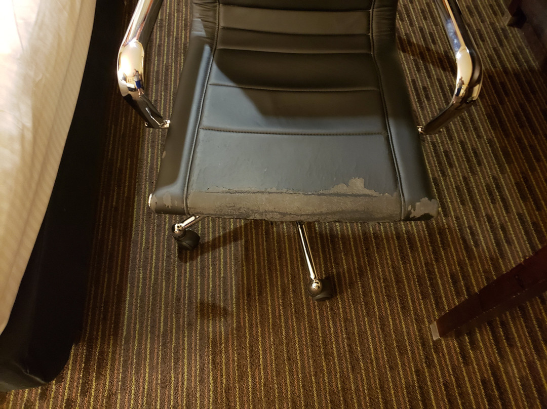 戴维斯拉金塔旅馆&套房酒店主图