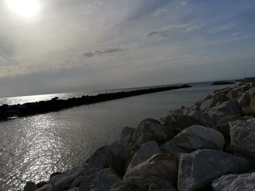 Terrace Brothers Bruno and Gillo Pontecorvo-Marina di Pisa必去景点