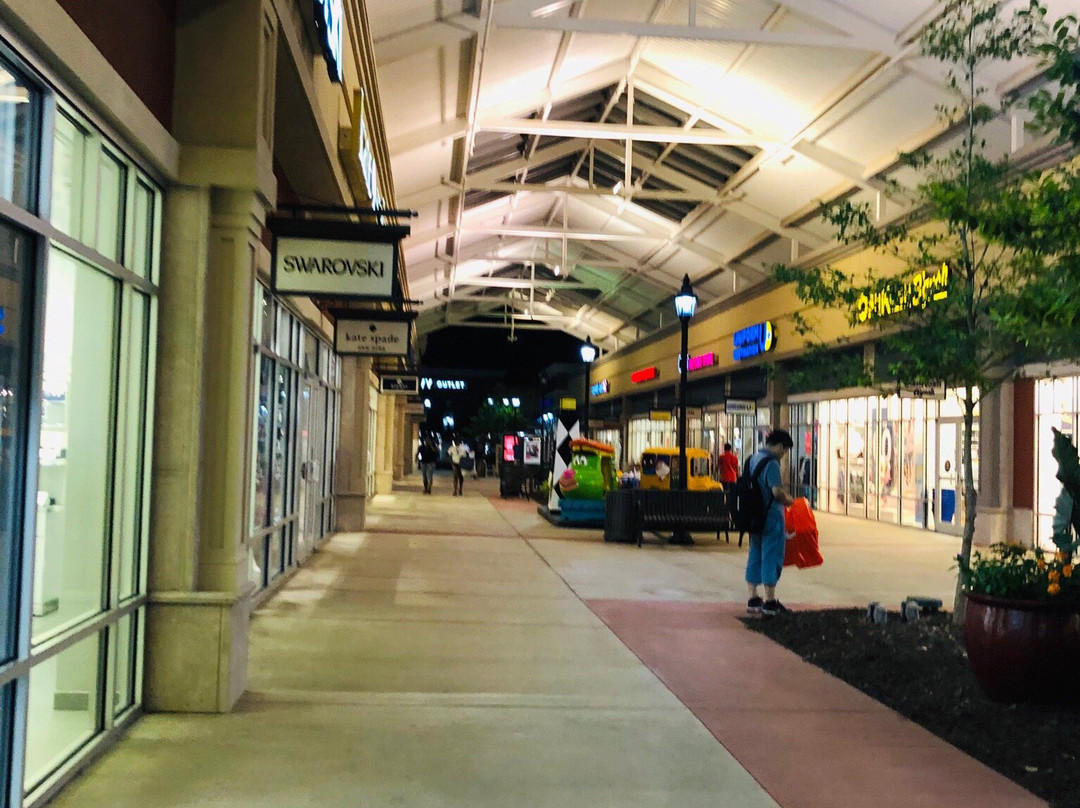 Tanger Outlets Mebane景点图片