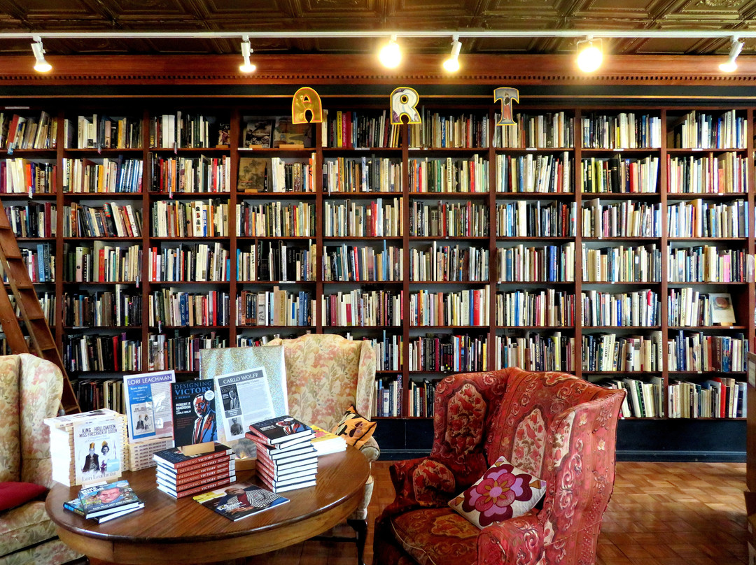 Loganberry Books景点图片