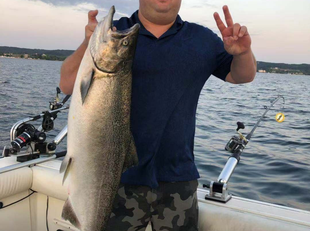 Reel Fun Fishing Charters-特拉弗斯城必去景点