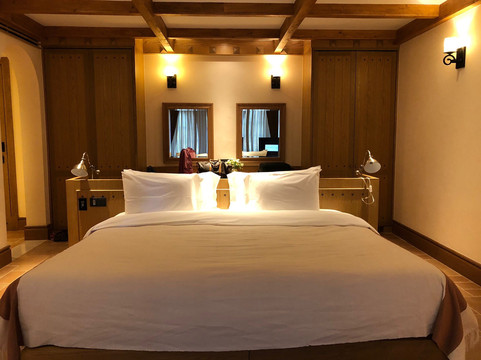 Town Square Suites by Toscana Valley主图