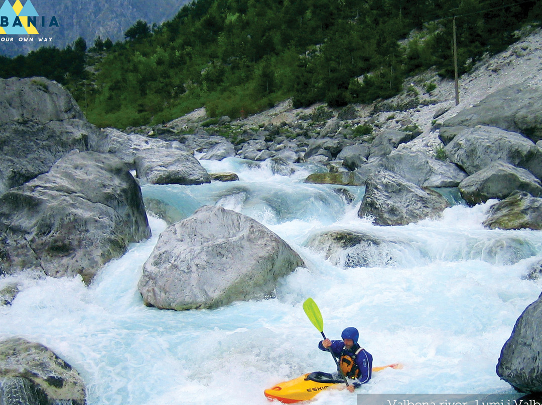 JONA TRAVEL DMC LUFTHANSA CITY CENTER-地拉那必去景点