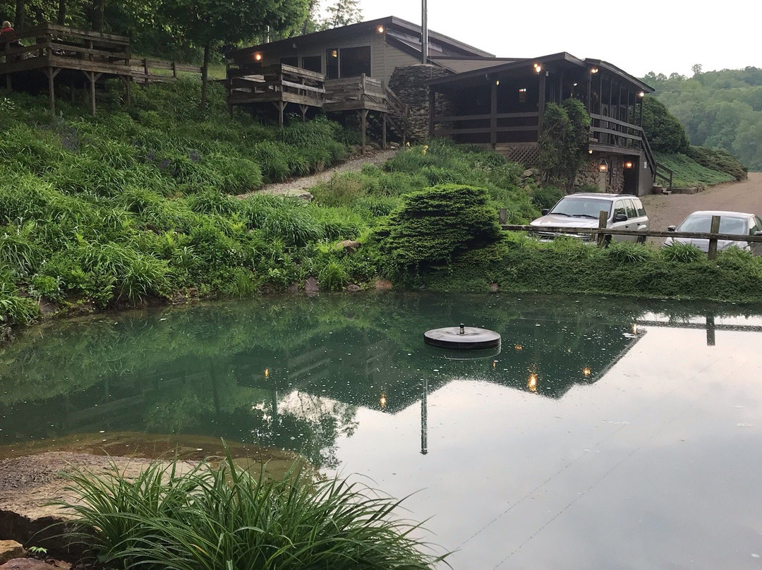 Rainbow Hills Winery, Brewery & Pizzeria-Newcomerstown必去景点