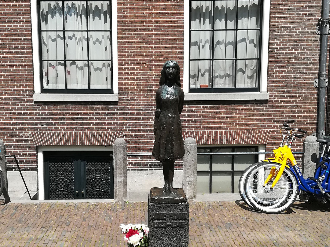 Statue of Anne Frank景点图片