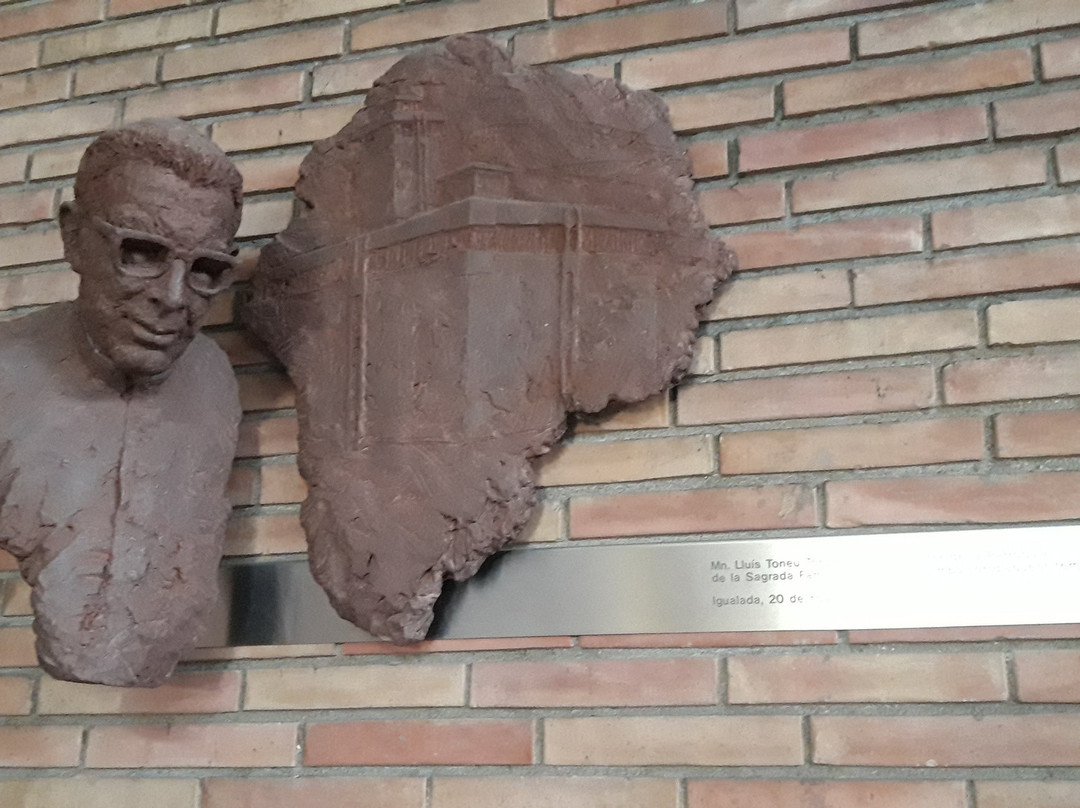 Parroquia de la Sagrada Familia de Igualada-伊瓜拉达必去景点