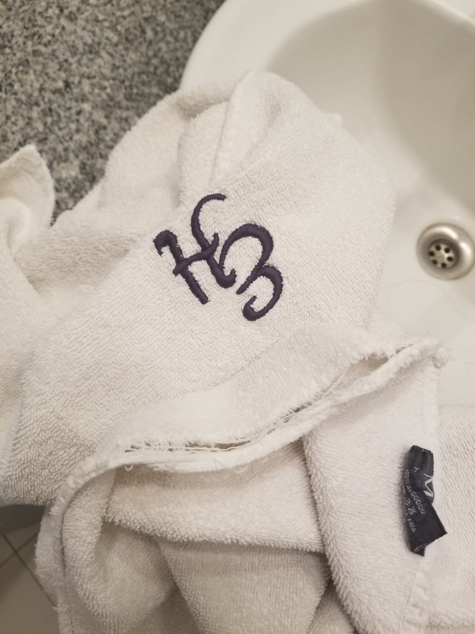 Elegance Hotel Tres Arroyos-浴室