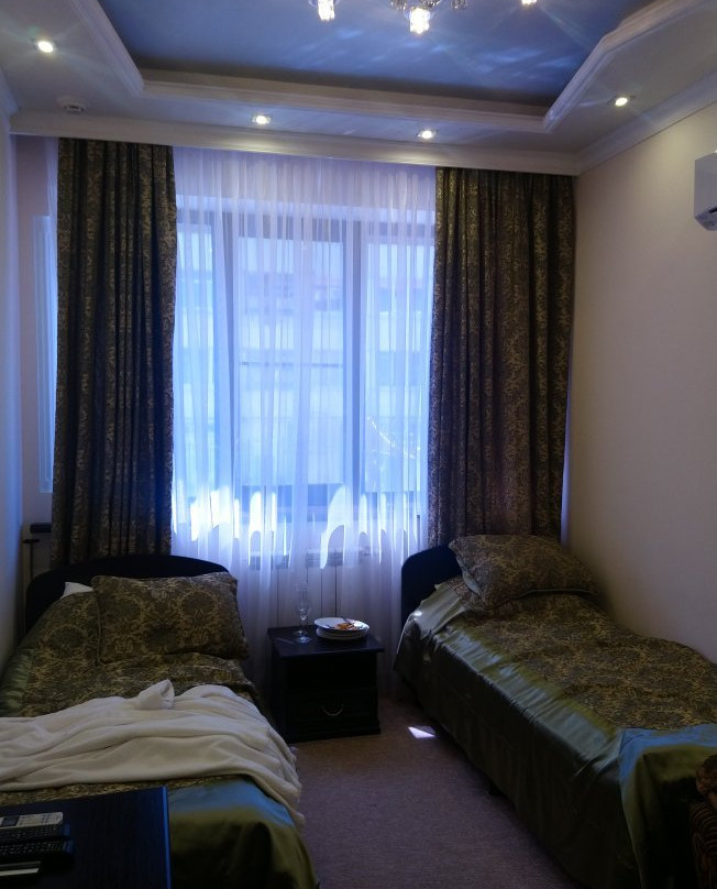 Versailles Hotel主图