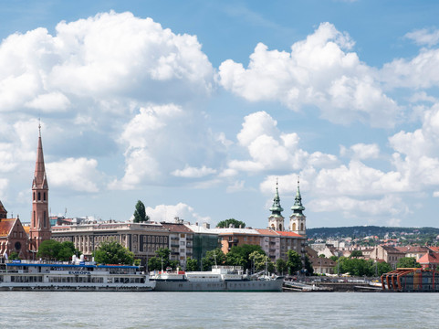 Leisure boat-布达佩斯必去景点