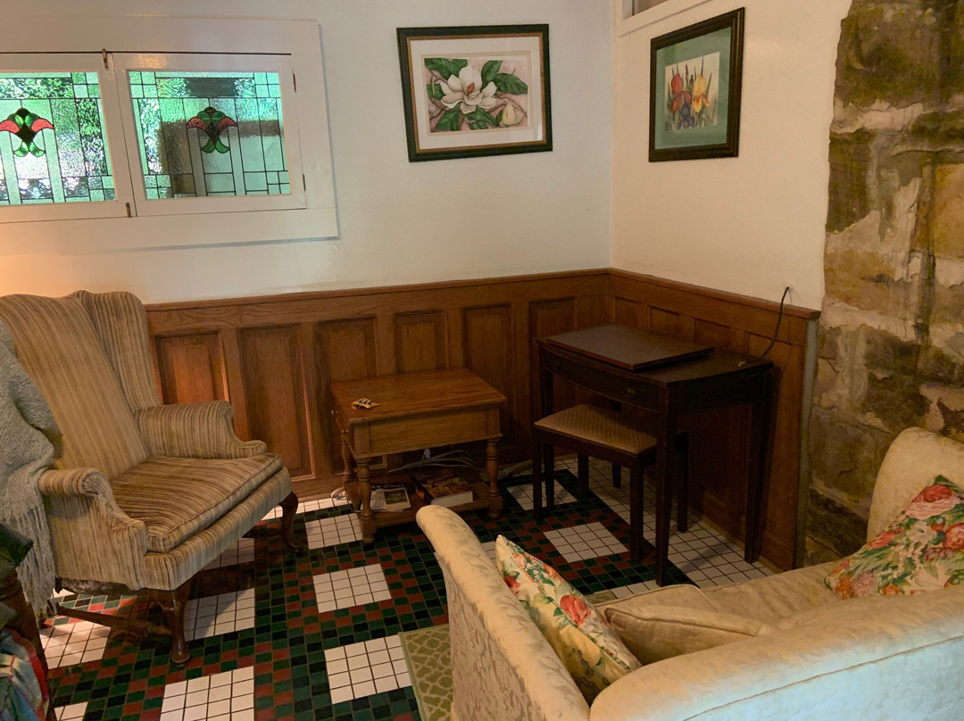 The Edgeworth Inn主图