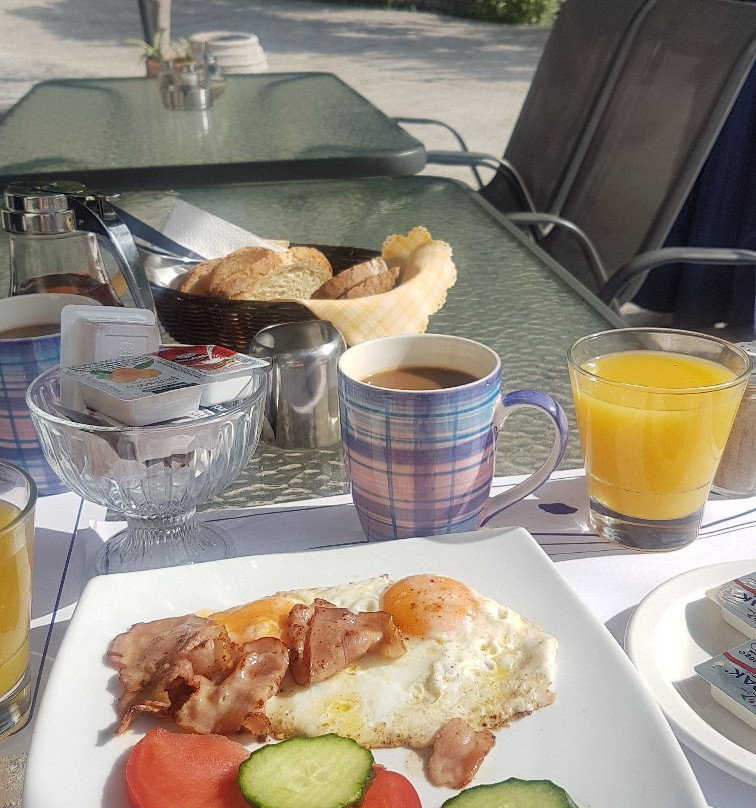 雅典娜酒店主图