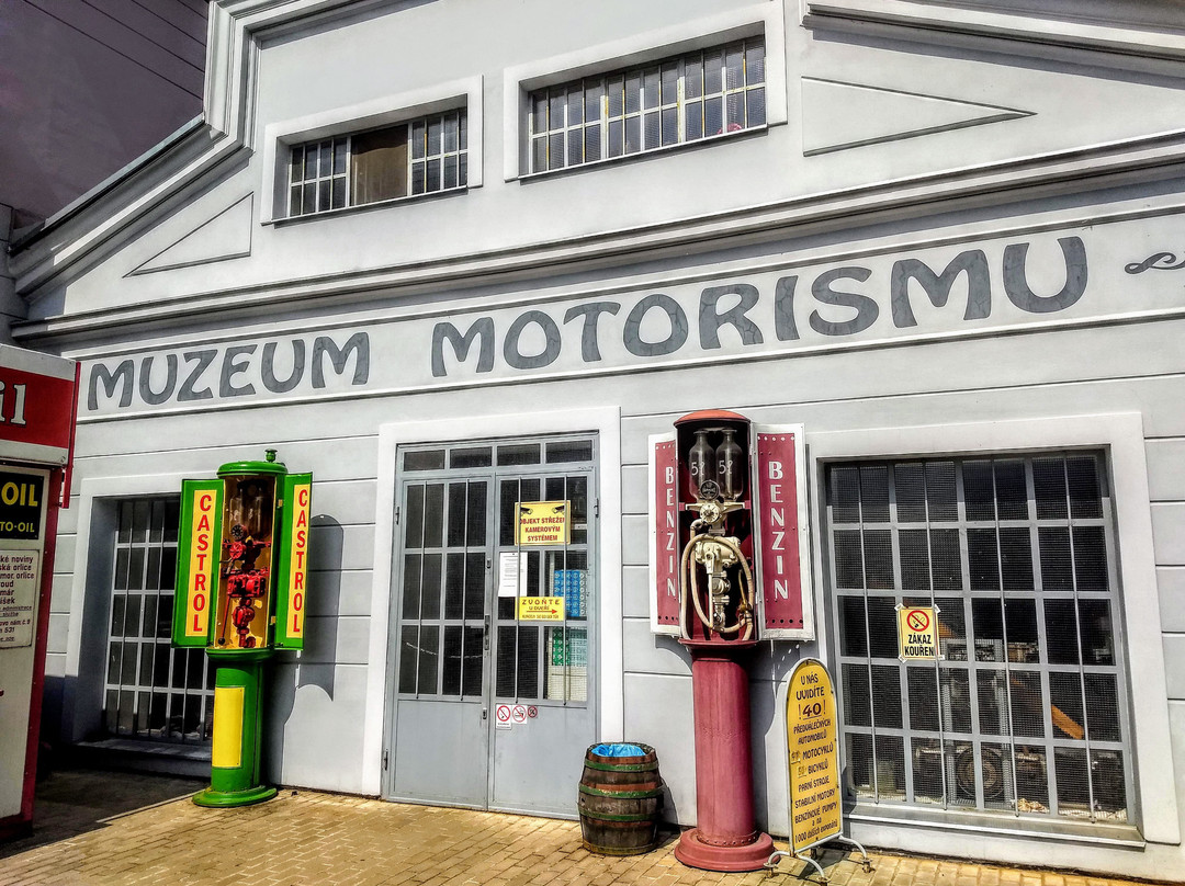 Veteran Car Museum景点图片