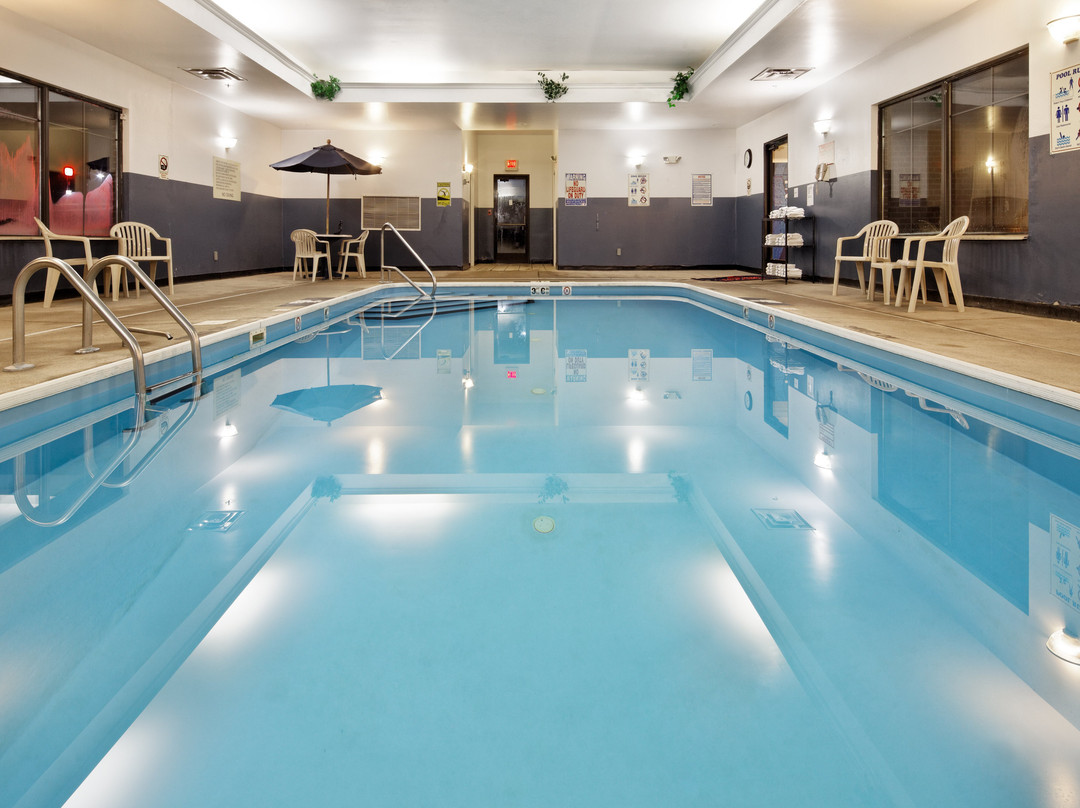 Holiday Inn Express & Suites Lancaster By IHG主图