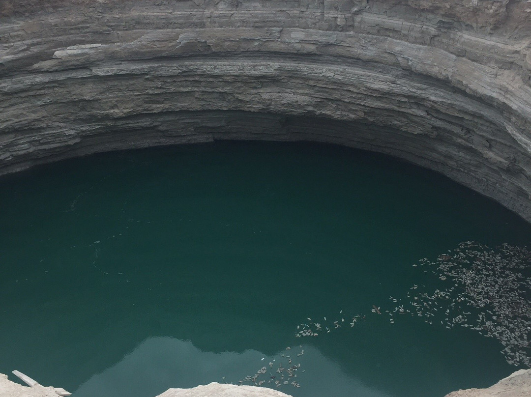 Darvaza Water Crater景点图片