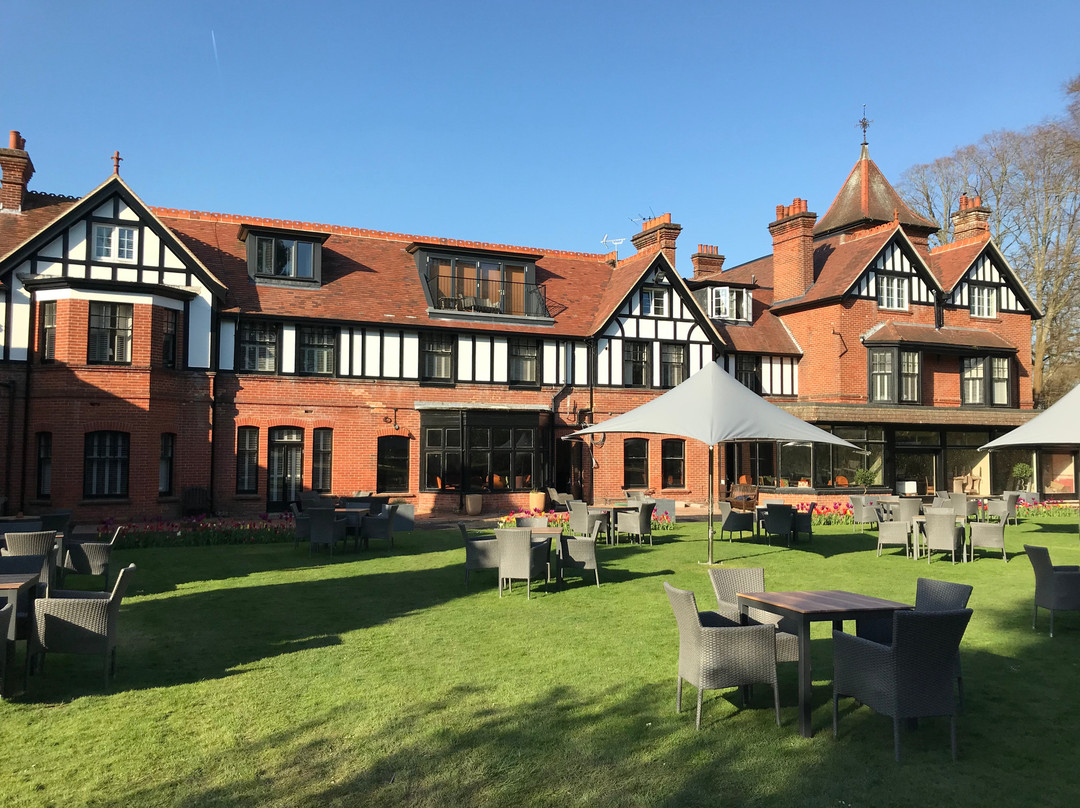 阿可仑森林公园酒店主图