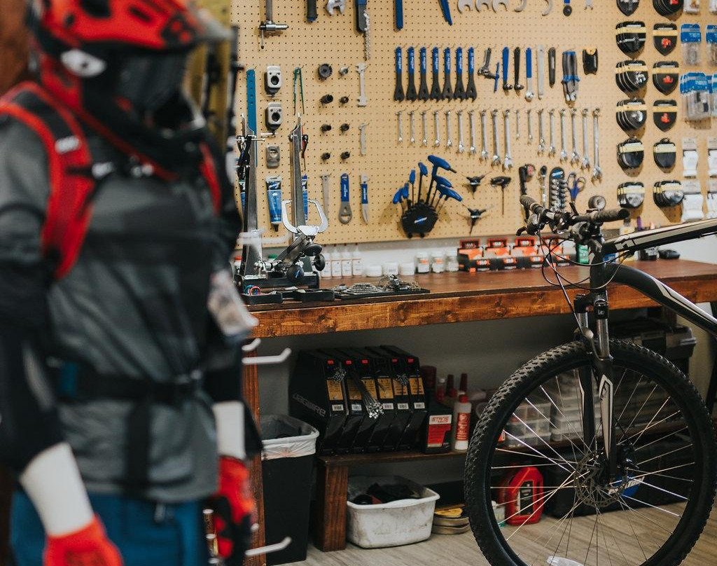 Powder Hound Ski & Bike-戈德伍德必去景点