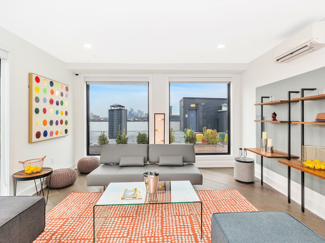 Dharma Home Suites Hoboken at Novia主图