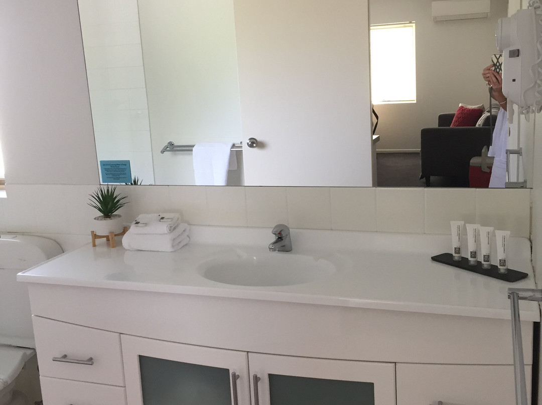 Elphin Serviced Apartments主图