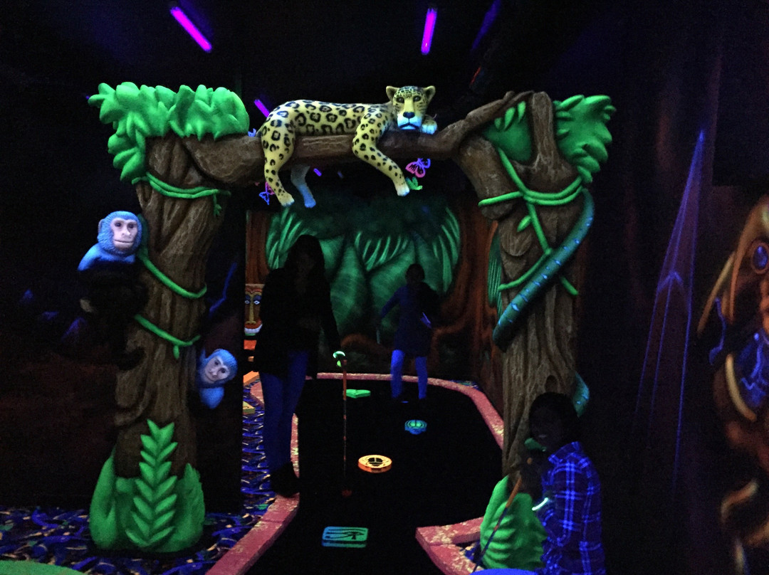 Laser Plus-舍布鲁克必去景点