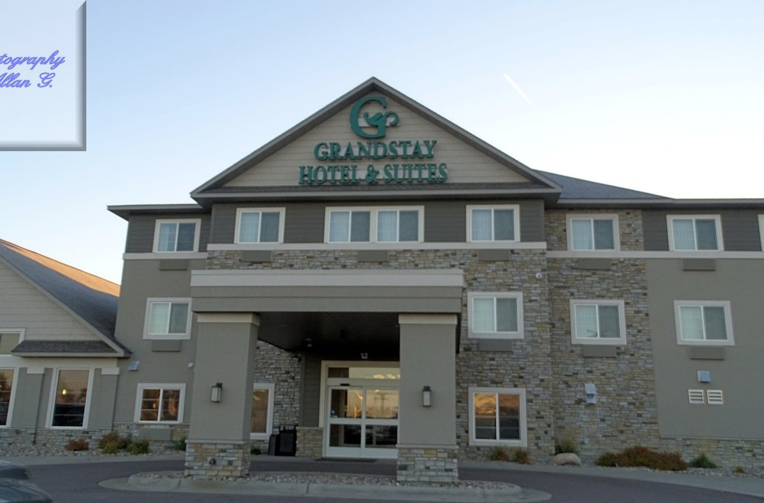 Gateway Park Hotel & Suites主图