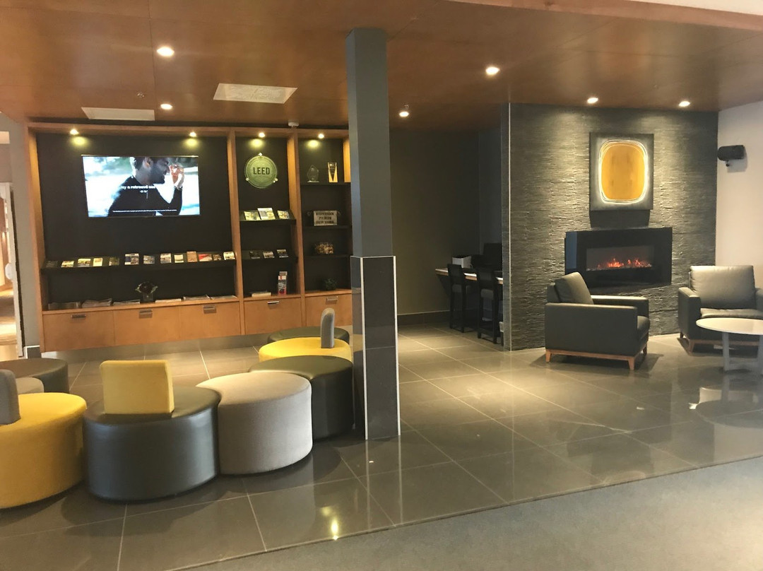 Holiday Inn Express & Suites Vaudreuil - Dorion By IHG主图