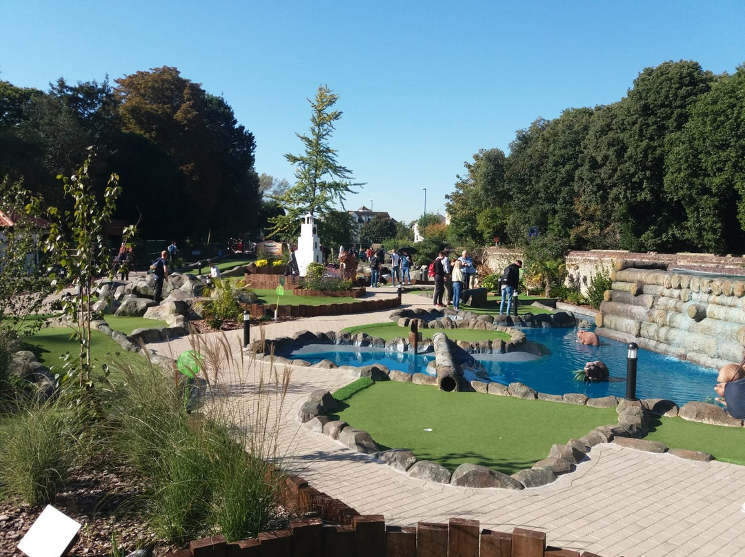 Wildforest Falls Adventure Golf景点图片