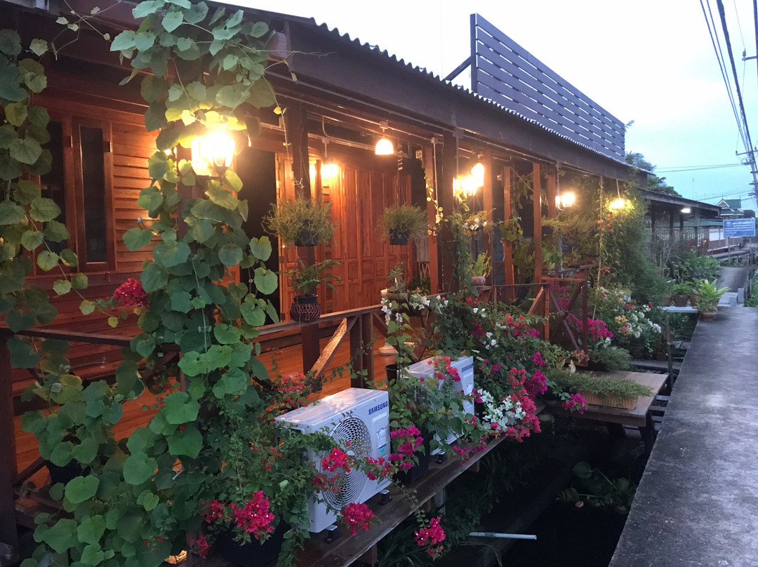 Maa Damnoen B&B