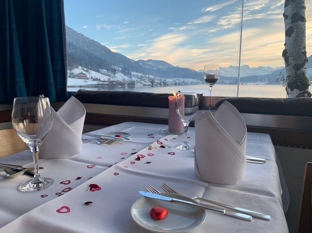 Morgarten餐馆和美食-Hotel-restaurant Eierhals Royal