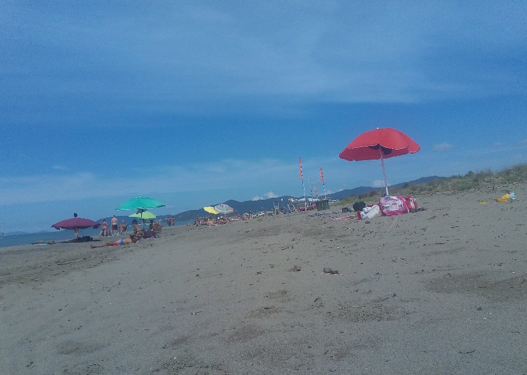 Spiaggia libera Le Marze景点图片