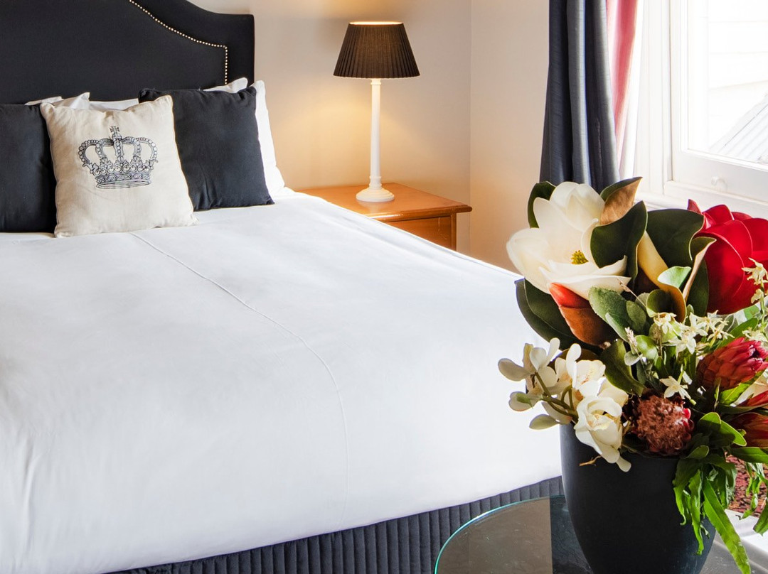 Alexandra Hotel主图