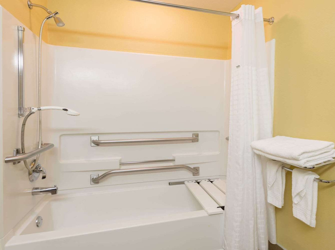 Microtel Inn & Suites by Wyndham Hillsborough主图