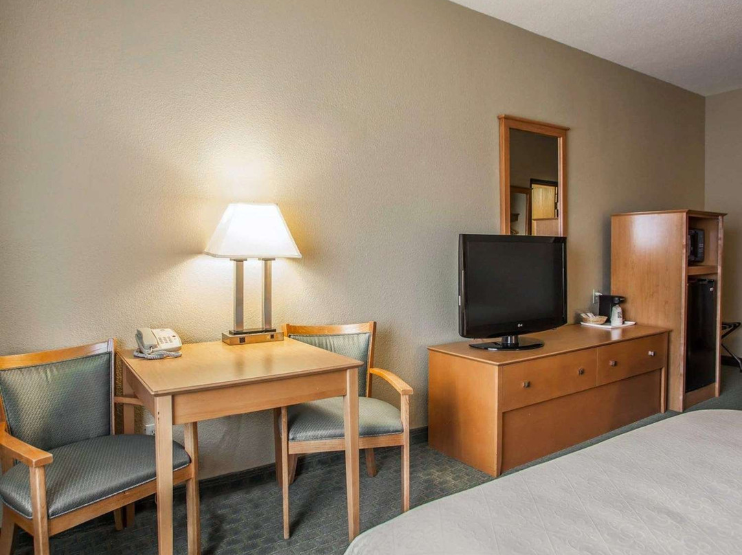 Quality Inn Near I-72 And Hwy 51主图