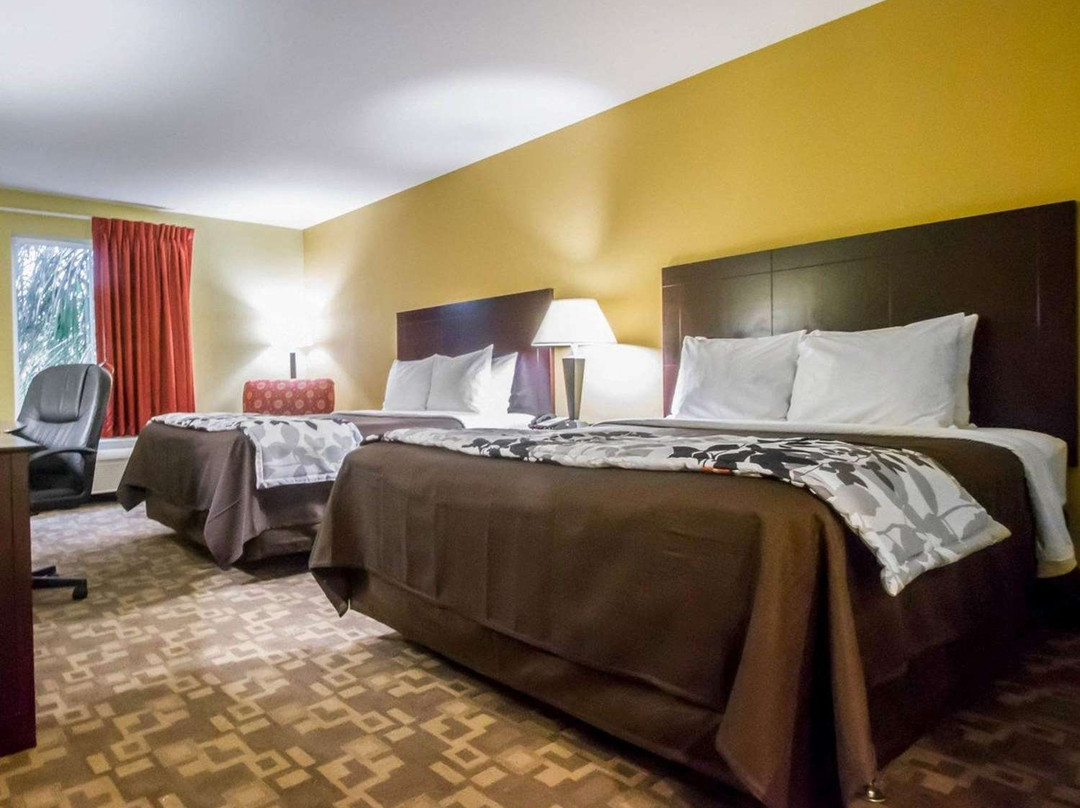 Suburban Studios主图