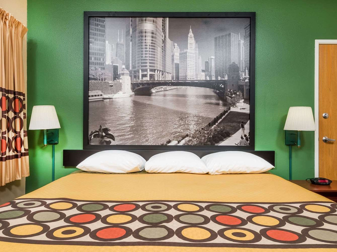 Super 8 by Wyndham Mt. Carmel IL主图